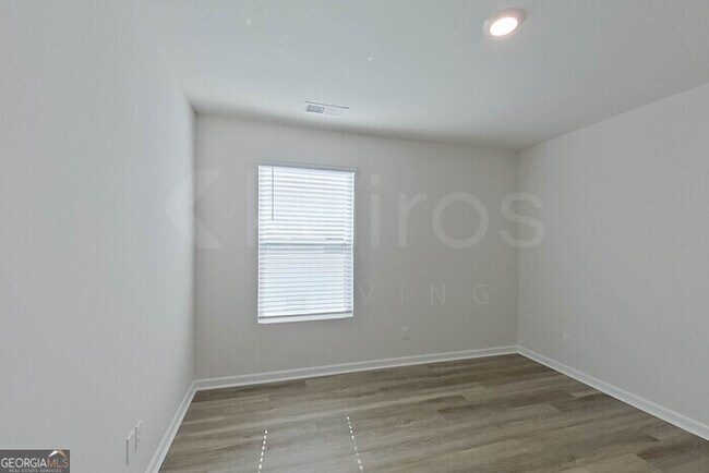 Building Photo - 123 Inez Ave