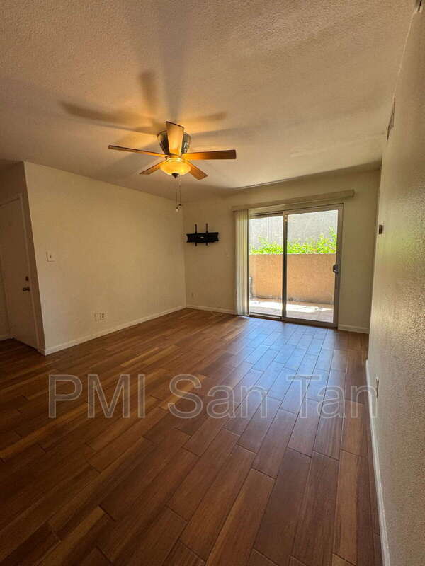 Building Photo - 5525 E Thomas Rd