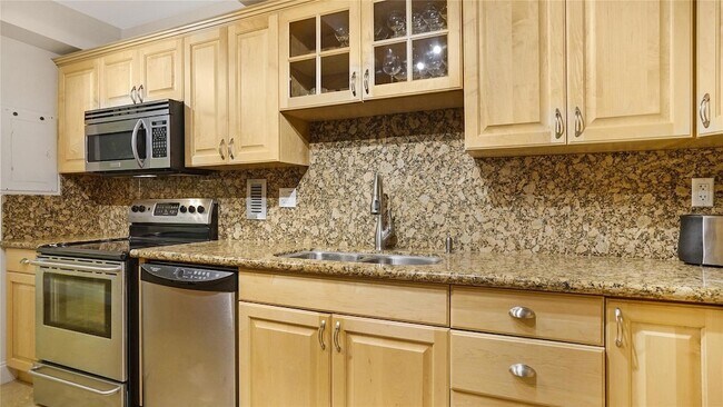 Building Photo - 4250 Galt Ocean Dr