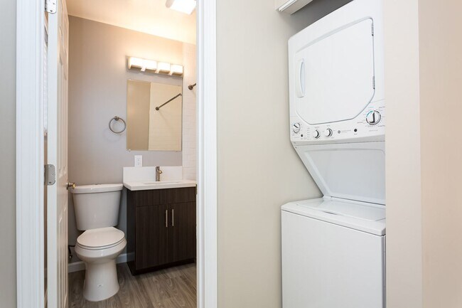 Building Photo - Renovated 2x1 in the Heart of El Cajon wit...