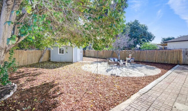 Building Photo - 1148 Camellia Dr