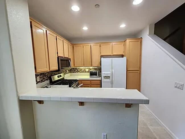 Building Photo - Updated with Pool, 3 Bd 2.5 Ba Chula Vista...