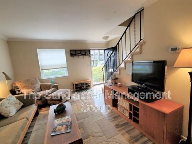 Building Photo - 21 Rivers Point Row