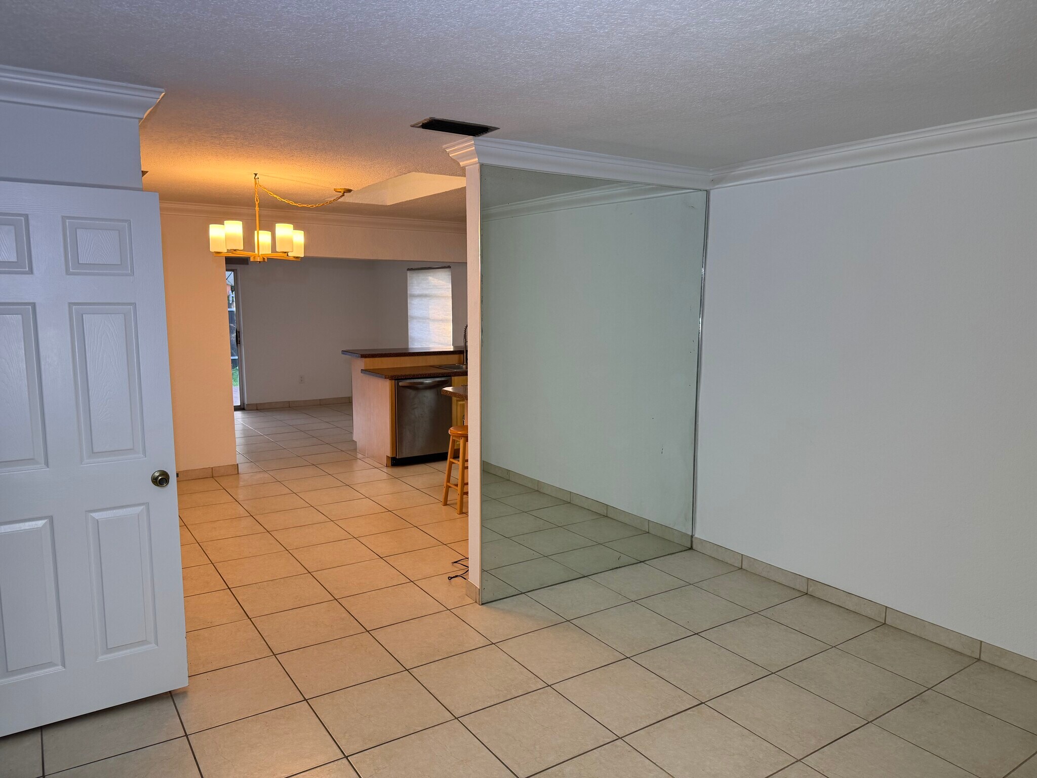 Building Photo - 1350 SW 34th Ave