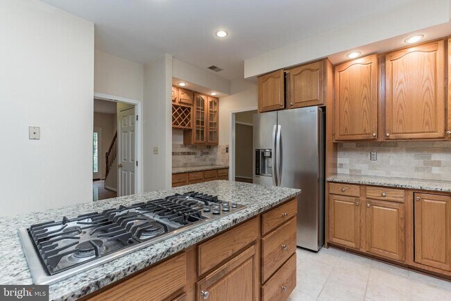 Building Photo - 13907 Willow Tree Dr