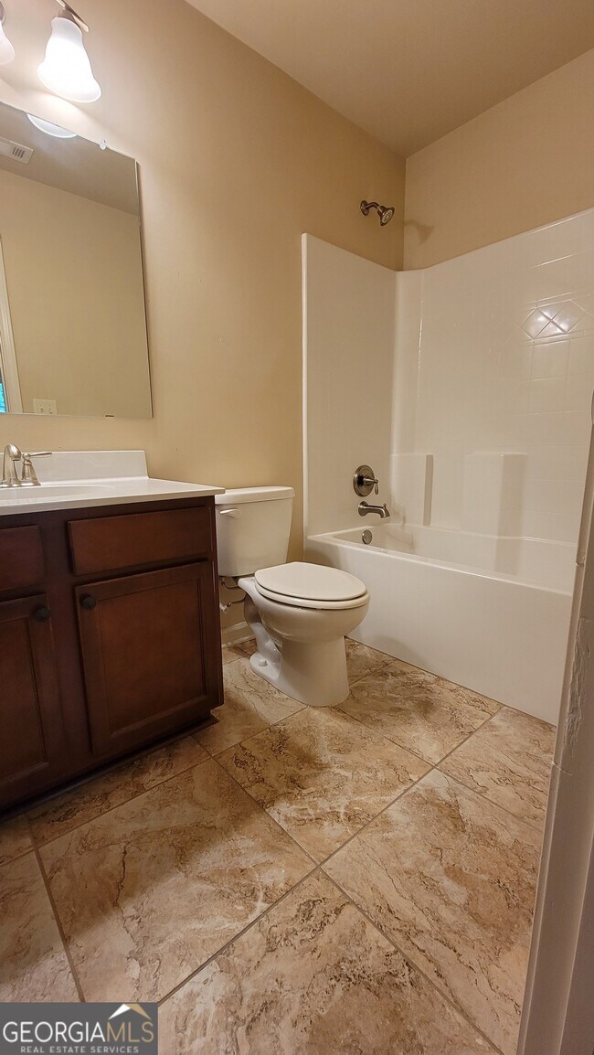 Building Photo - 5760 Aspen Dr