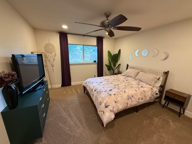 Building Photo - 10344 Flatland Trl