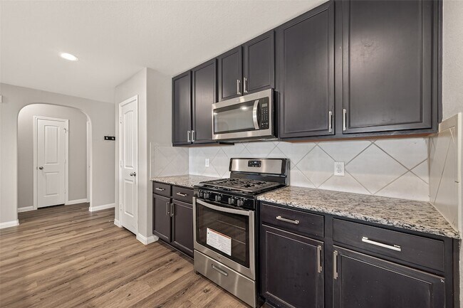 Building Photo - 3302 Alberelli Dr