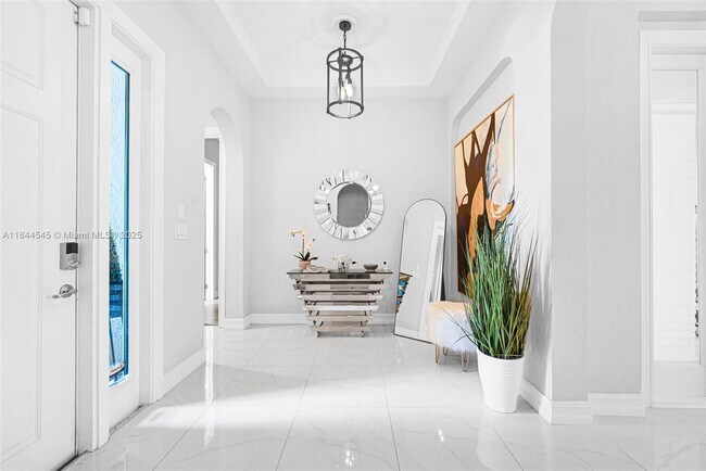 Building Photo - 8855 Watercrest Cir W
