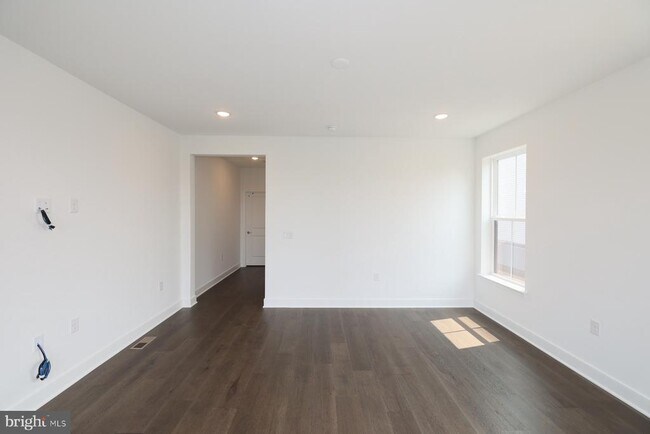 Building Photo - 14964 Deco Cir