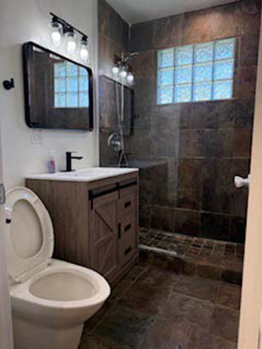 bathroom - 444 N Hollywood Way