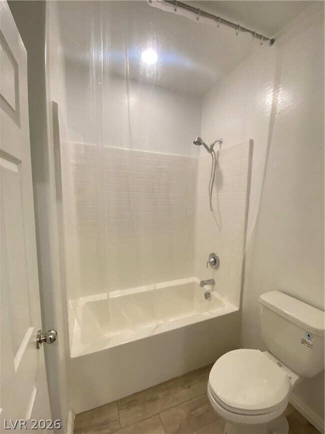 Building Photo - 3176 Fern Nook Ave