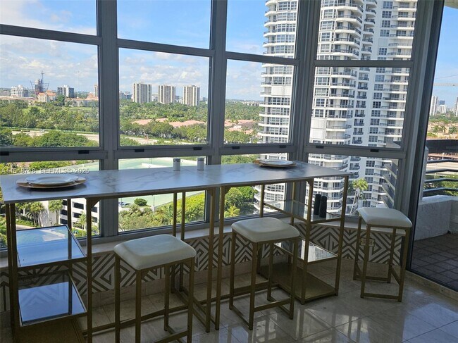 Building Photo - 3600 Mystic Pointe Dr