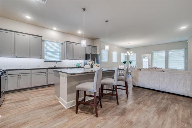 Building Photo - "Lovely 3-Bedroom, 2.5-Bath Home with Gourmet Kitchen and Inviting Indoor-Outdoor Living!"