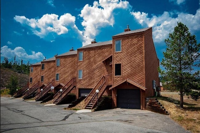 Building Photo - 259 County Rd