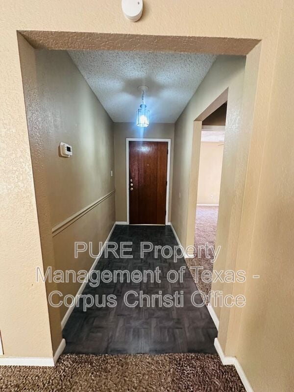 Building Photo - 862 Siskin Cir