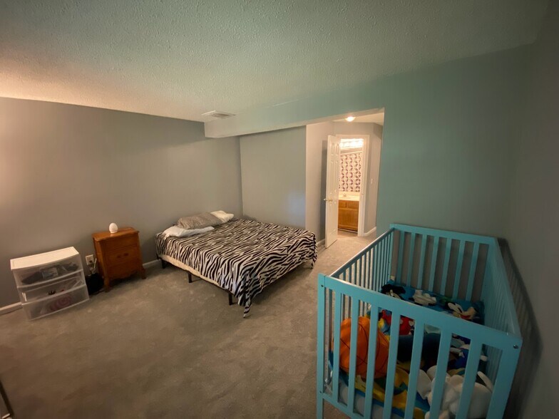 Lower Master Bedroom - 541 Lex Dr