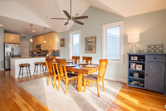 Building Photo - Fresh and Salty @ 608 Carolina Beach Ave. S. #202