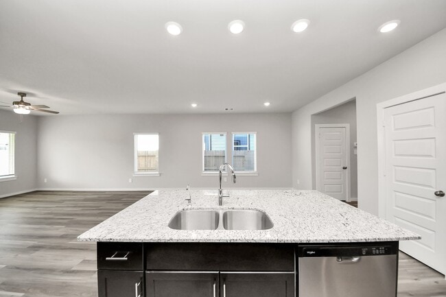 Building Photo - 16690 Sterling Clf St