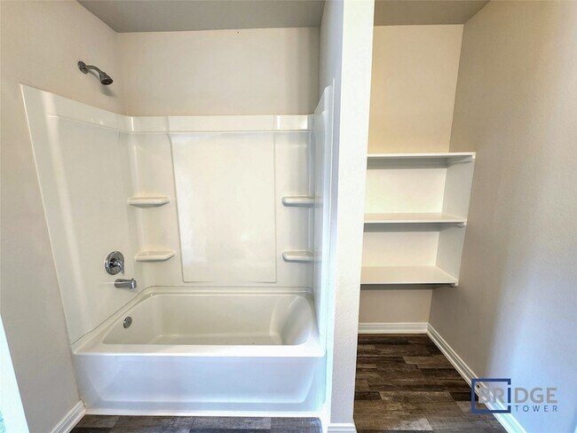 Building Photo - 10083 Cerritos dr