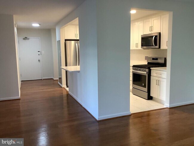 Building Photo - 5500 Friendship Blvd