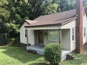Building Photo - This adorable  2 Bedroom 1 bath home on Glenwood Drive