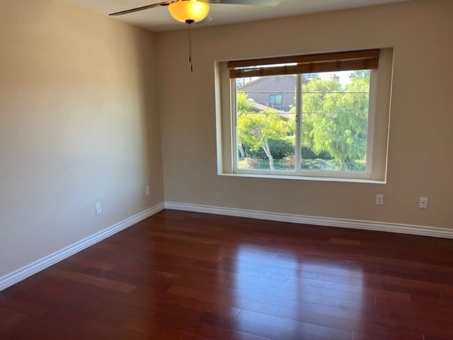 Building Photo - Private, Gated and the Heart of Costa Mesa!