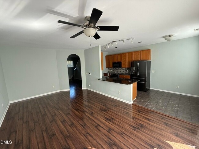 Building Photo - 606 Sawcut Ln