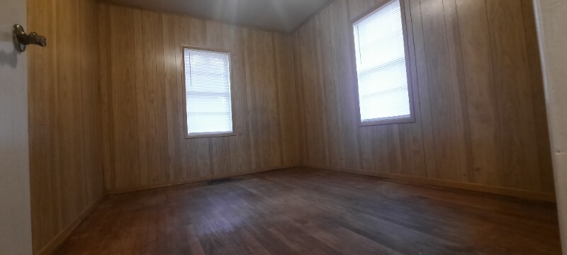 Building Photo - 1614 Elizabeth Rd