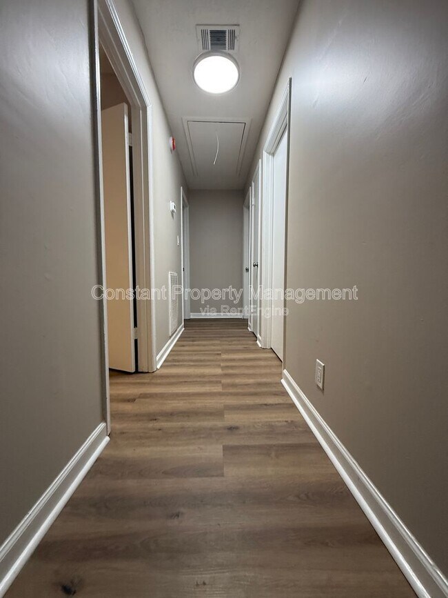 Building Photo - 2632 Coral Way