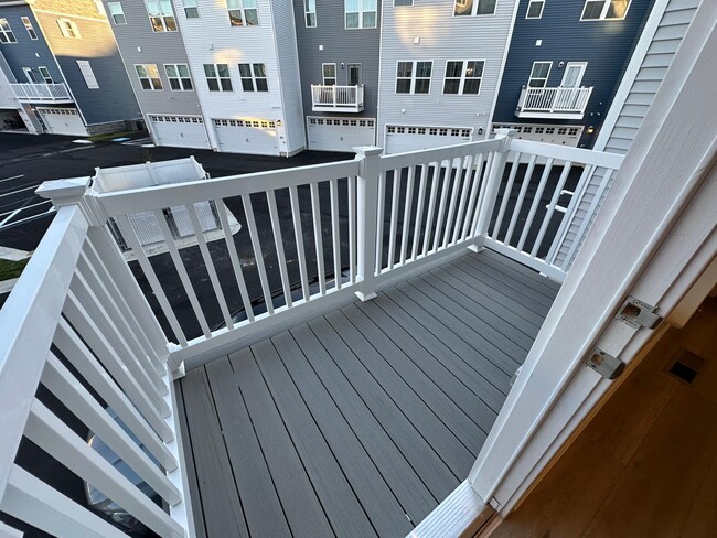 Building Photo - 8626 S Park Dr