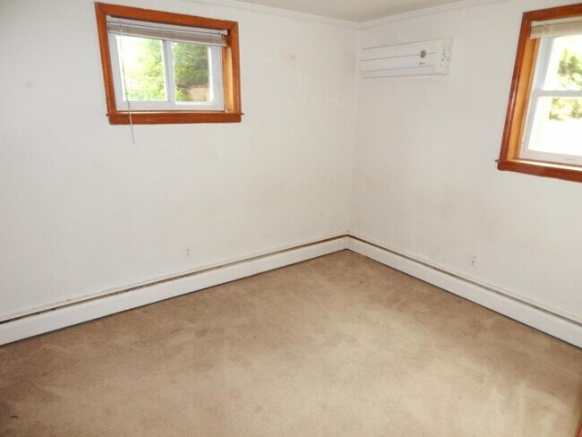 Building Photo - 1018 Montgomery St