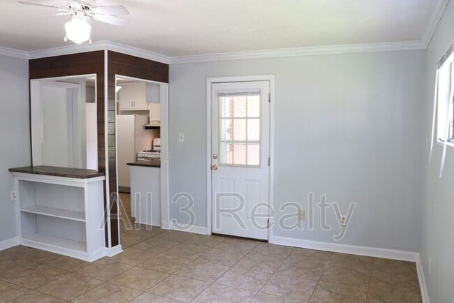 Building Photo - 919 Green Ridge Rd