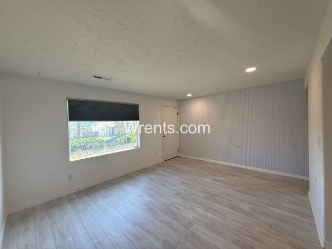Building Photo - Unique 1 Bed / 1 Bath Duplex in Convenient Spokane Location!