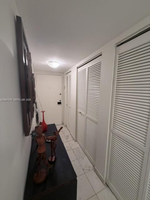 Building Photo - 1440 Brickell Bay Dr