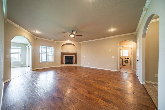 Building Photo - ***704 SW Cabriolet St***