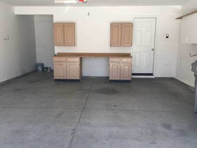 Building Photo - Adorable 3 bd 2 ba home in Vallievue Heigh...