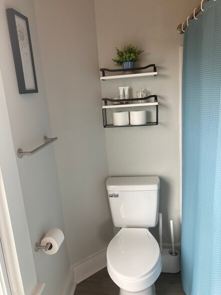 Bathroom - 1504 Pierce St