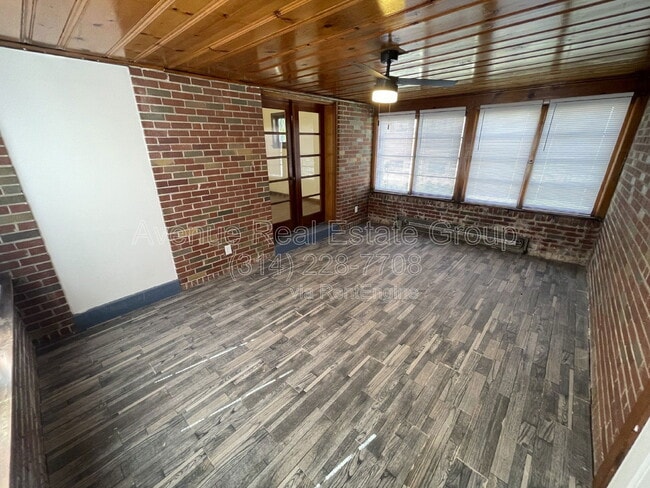 Building Photo - 2944 Moniteau Dr