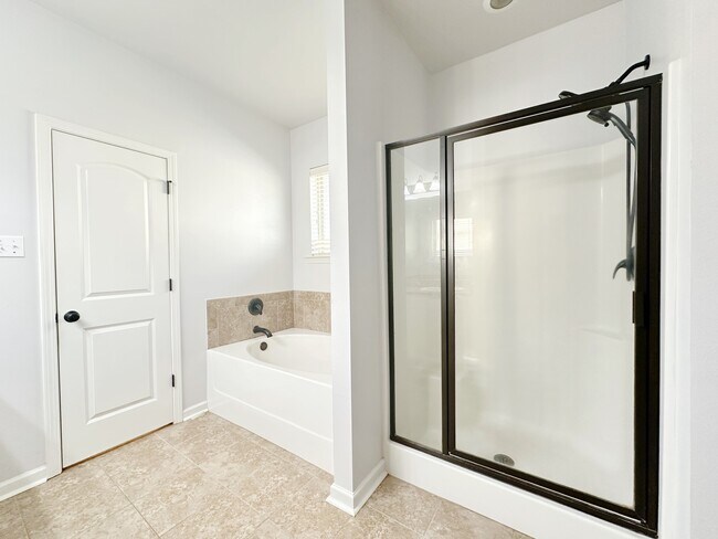 Building Photo - 4847 Juniper Park Dr