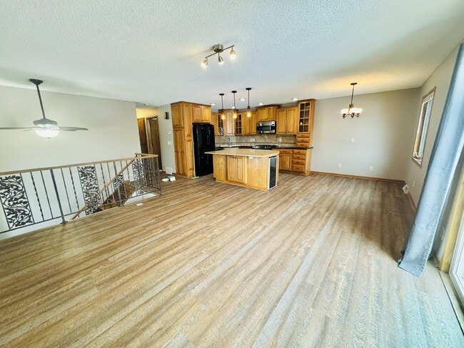 Building Photo - 7349 York Ave N