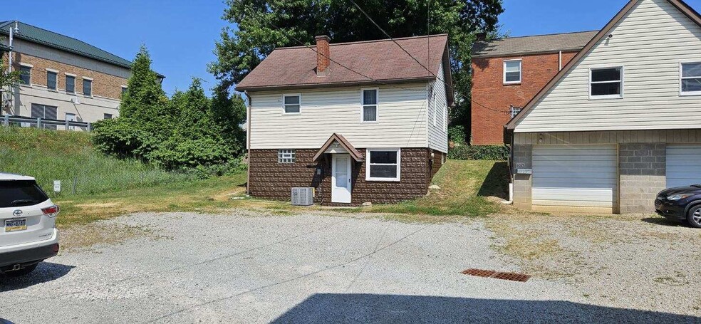 Primary Photo - 5225 Brightwood Rd