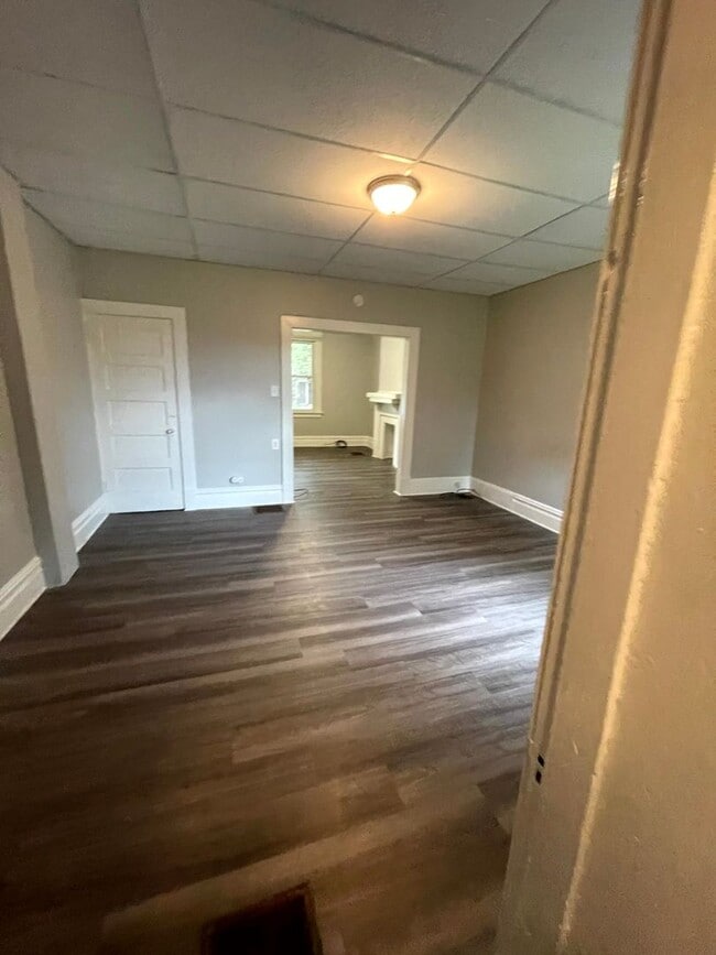 Building Photo - Lovely two bedroom, 1 bathroom Townhome on...
