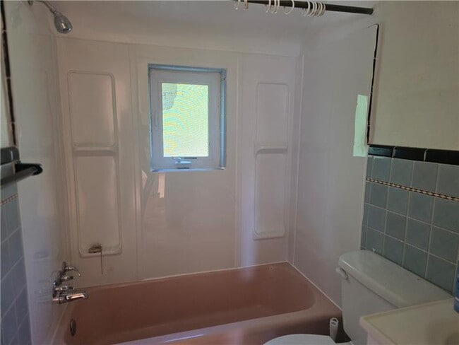 Building Photo - 416 Jacobson Dr