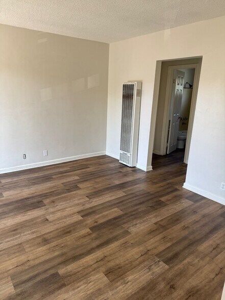 Building Photo - 130 N Ivy Ave