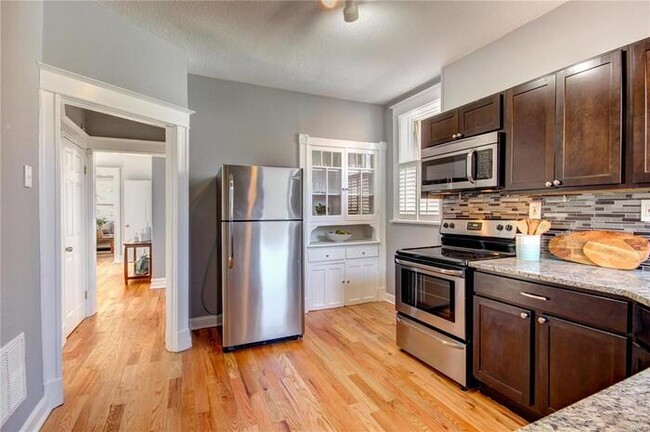 Building Photo - Fantastic 2bd/1ba home! Let yourself in!