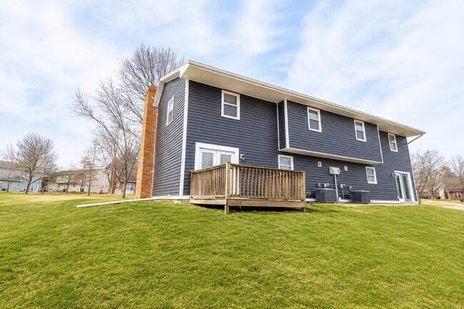 Building Photo - 3713-3715 Hermitage Rd