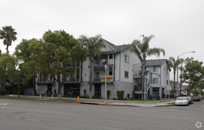 Primary Photo - 302 E Broadway