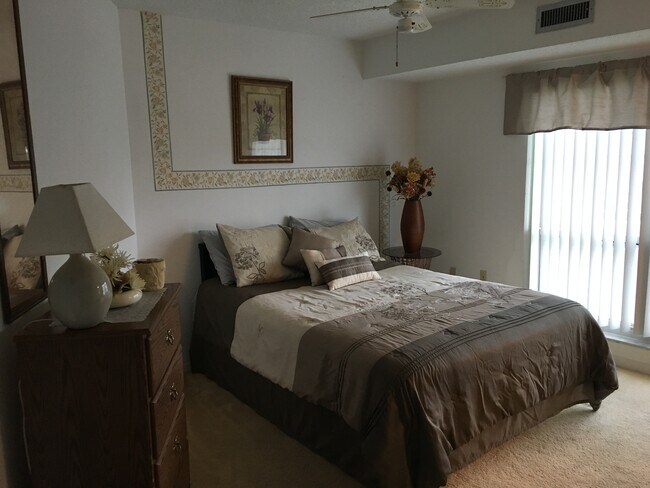 Building Photo - 345 Medallion Blvd