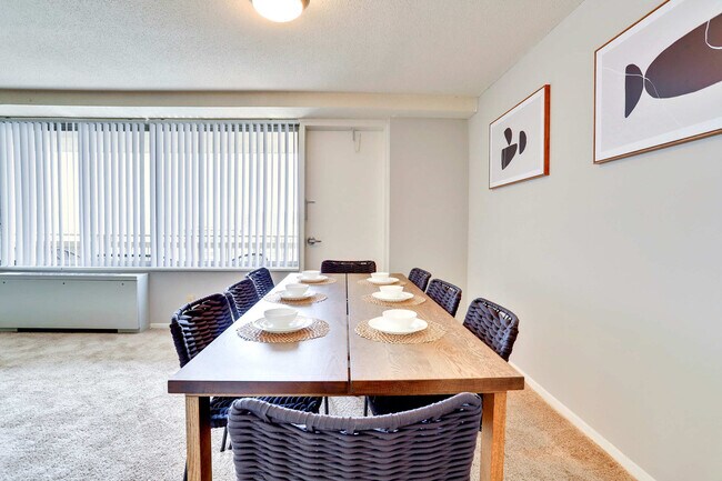 Building Photo - 2111 Richmond Hwy